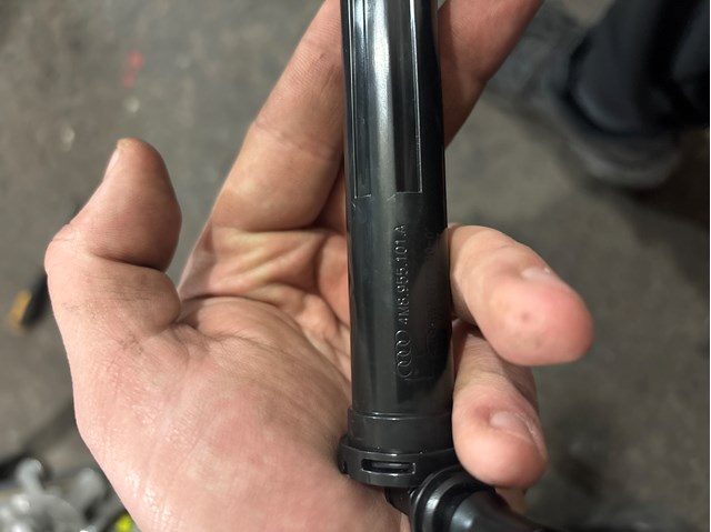  VAG 4M8955101A ціна, від 107.17 USD