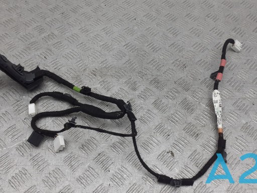 D11B67220 Mazda Джгут проводів задніх дверей