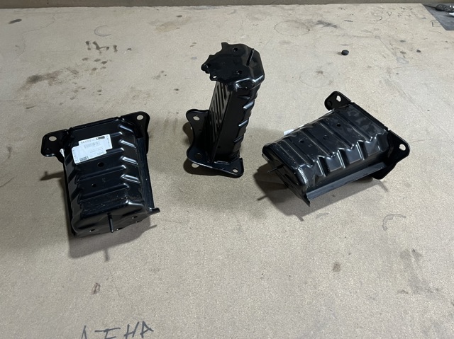 5710853022 Toyota Кронштейн підсилювача переднього бампера
