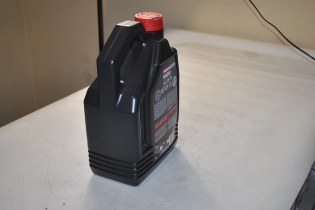 Моторна олива Motul 111902