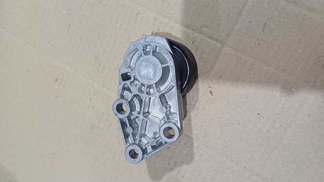 Ролик натяжителя ременя газорозподілу VALEO K6799 ціна, від 16.40 USD