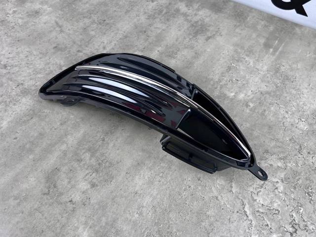 Заглушка ПТФ бампера переднього права Mercedes A2128852222