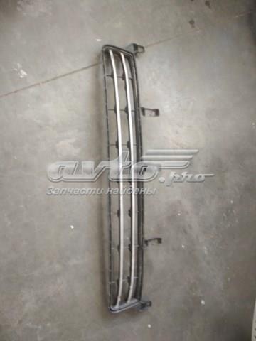 5310260010 Toyota Решітка переднього бампера, центральна