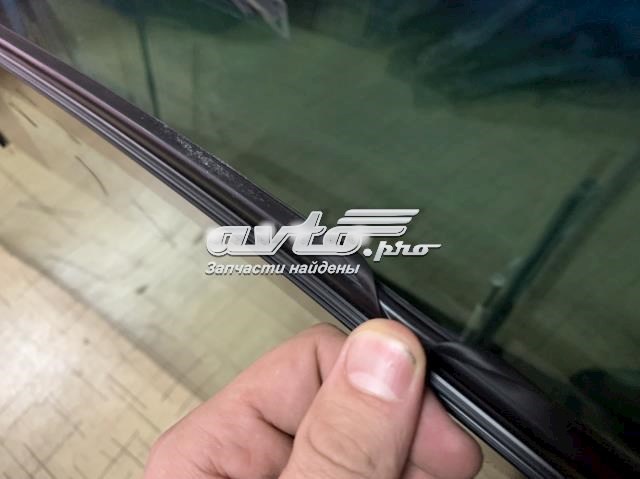 Купити 561010T081 Toyota Вікно вітрове