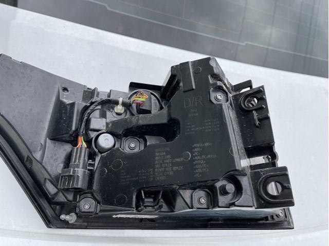 Купити LR116469 Land Rover Задня права фара