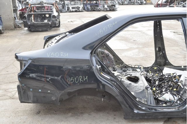 Крило заднє ліве 6160106110 Toyota