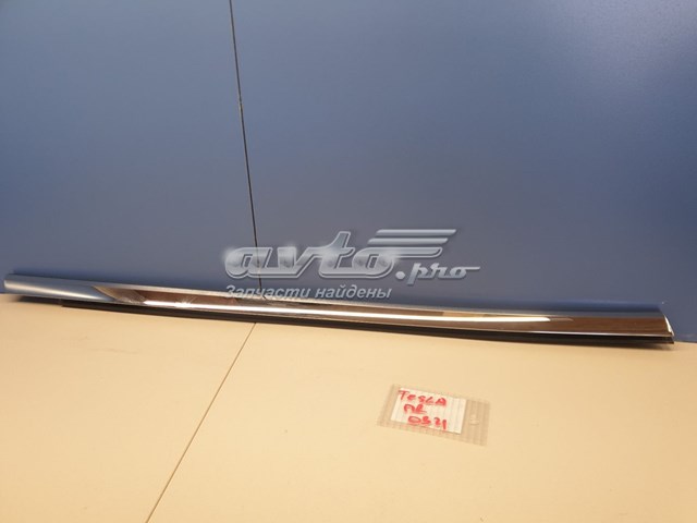 103839300A Tesla 