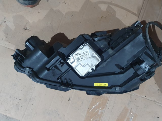 Фара передня права VAG 8W6941006