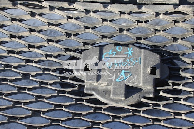 Решітка радіатора 623104HB0A Nissan/Infiniti