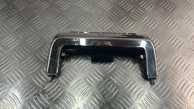  Land Rover LR111088