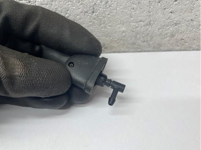 Форсунка омивача скла лобового, ліва General Motors 13322473 ціна, від 8.57 USD