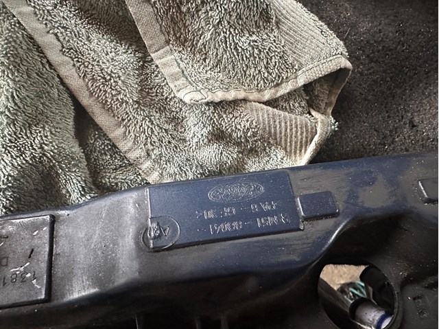 8M518B041AB Ford 