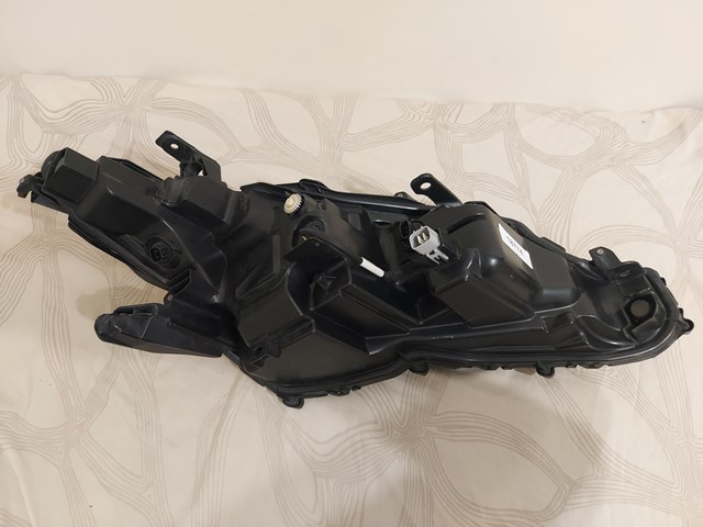 8111006G10 Toyota Основна фара - вставка