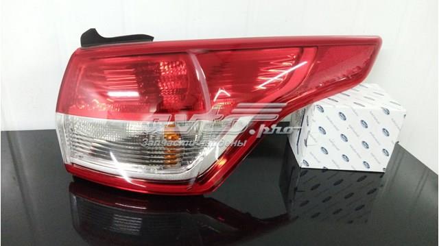 CV4413404AG Ford Фара задня права зовнішня