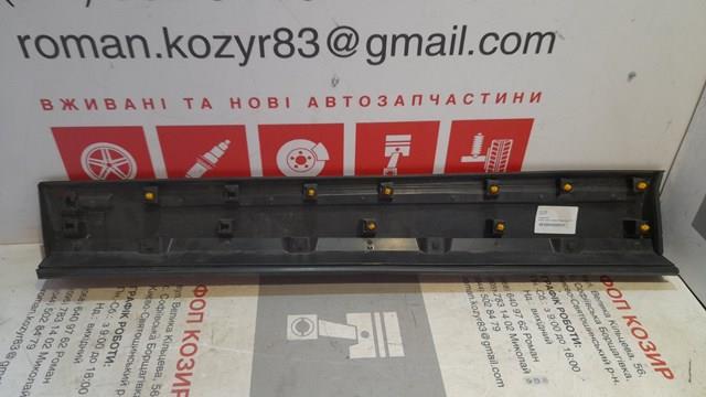 Купити TK4951RA0B Mazda Молдинг передньої правої двері, нижній