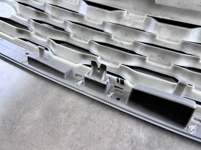 Купити LR098747 Land Rover Захисна решітка радіатора