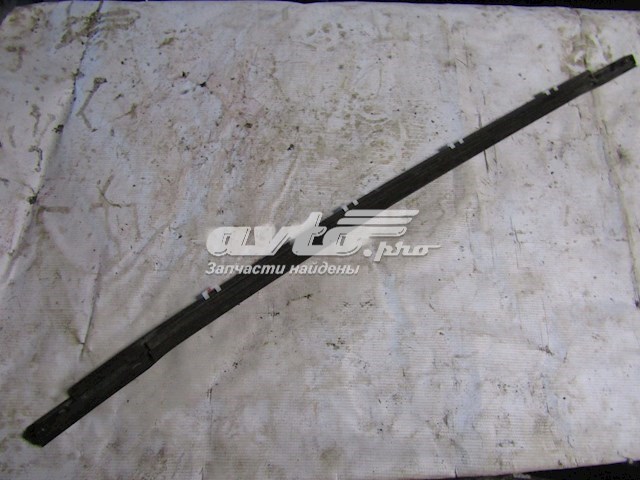 Молдинг опускного скла нижній, двері задньої, правої Hyundai/Kia 832202H000 ціна, від 8.87 USD