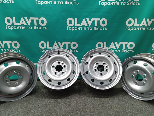 Диски колісні (штамповані) Iveco 500330663 ціна, від 48.14 USD