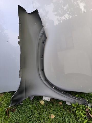 Бічна частина передня ліва Mercedes A2478810101