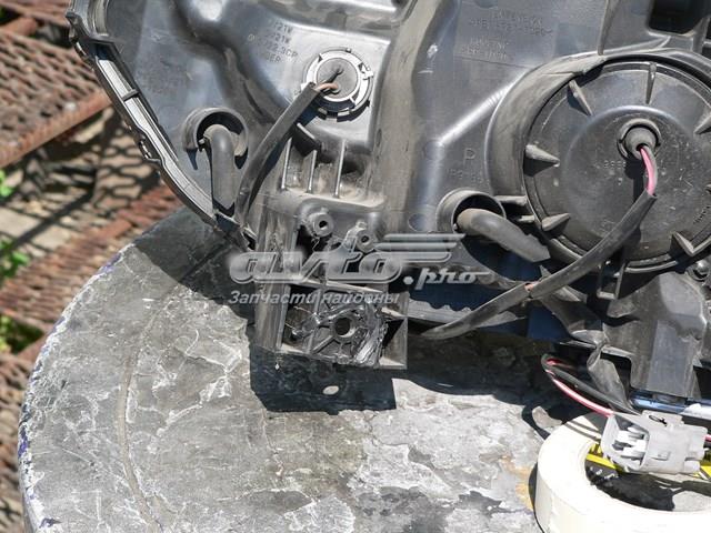Купити 8301B592 Mitsubishi Права блок фара
