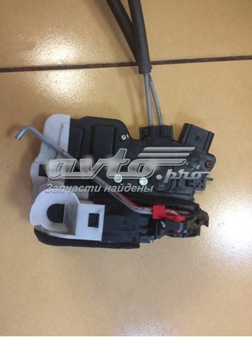 814102T010 Hyundai/Kia Замок задніх дверей, лівих