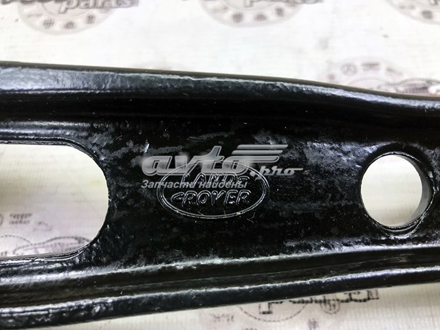 LR113304 Land Rover Поперечний важіль