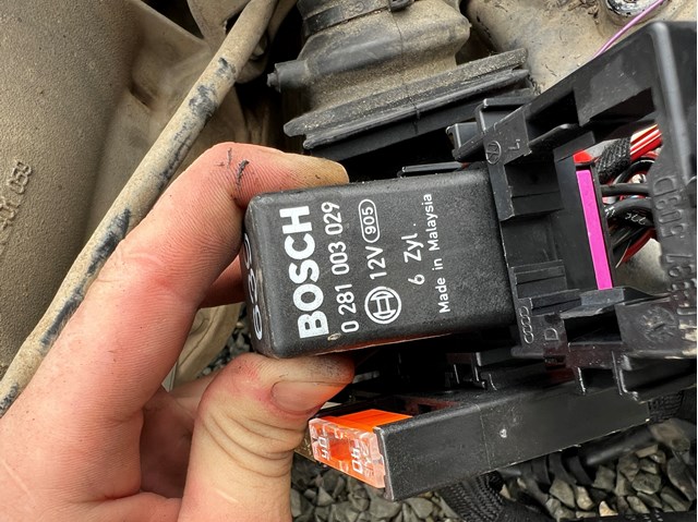 Купити 0281003029 Bosch Реле свічок накалу