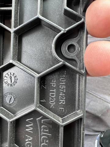  VAG T1015742R ціна, від 11.31 USD