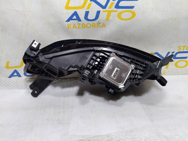Фара правая Renault (RVI) 260102443R ціна, від 516.08 USD