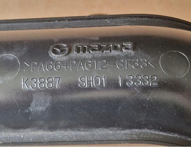 Шланг/патрубок интеркуллера Mazda SH0113332 ціна, від 114.02 USD