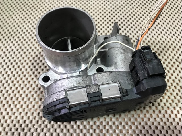 Купити 8200330810E Nissan/Infiniti Дросільна заслінка