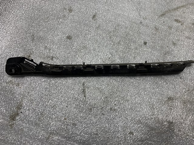  Mercedes A2128850142