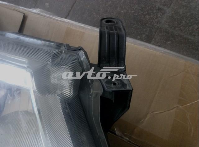 Фара правая Toyota 811100K401 ціна, від 625.53 USD