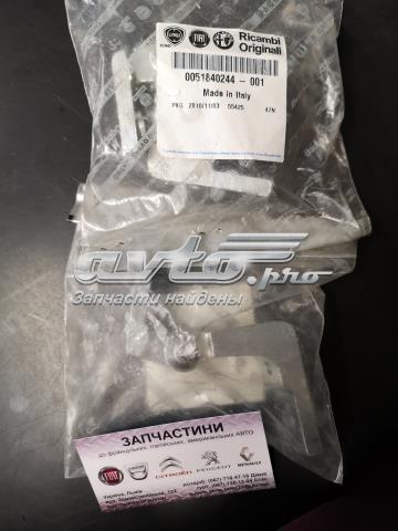 Шарнір передніх лівих дверей Fiat/Alfa/Lancia 51840244