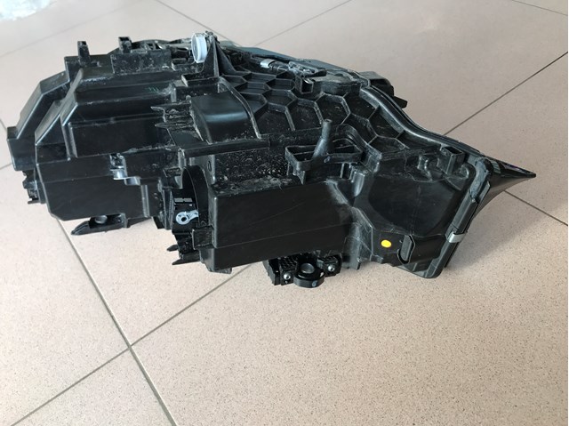 Фара права 63118496150 BMW