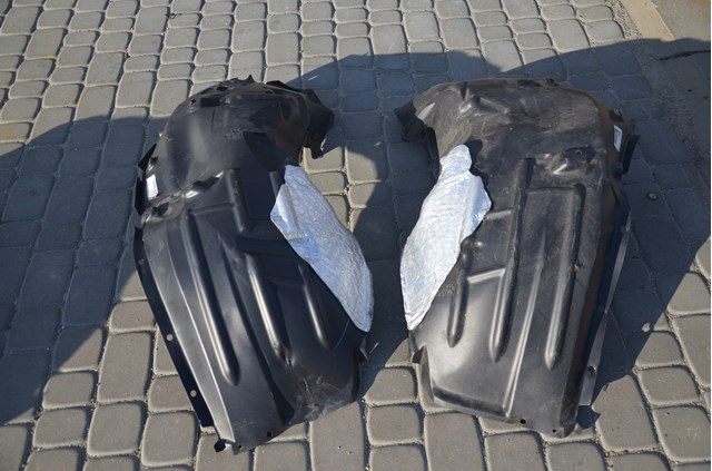 Решітка передня Jeep Wrangler iiI (JK) 07 ... 68270815AD