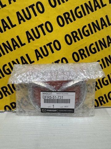 Фірмовий значок на кришку багажника Mazda DFR551731