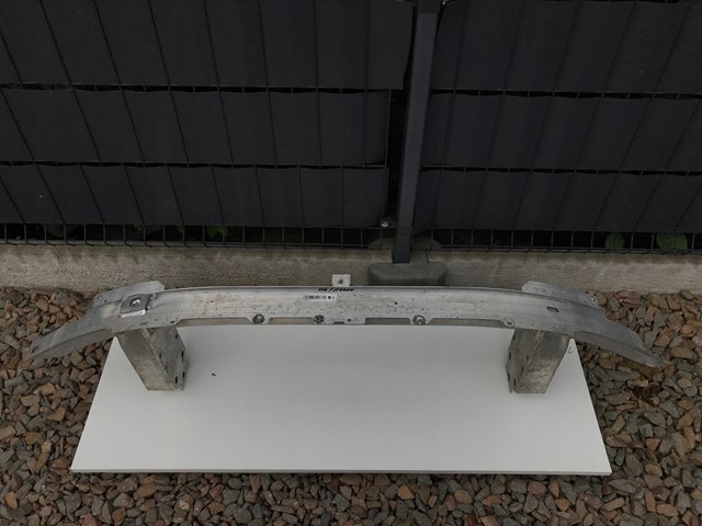 738528809 BMW 
