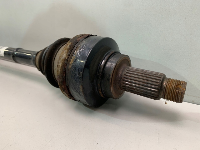 Купити 7597690 BMW Піввісь задня, права