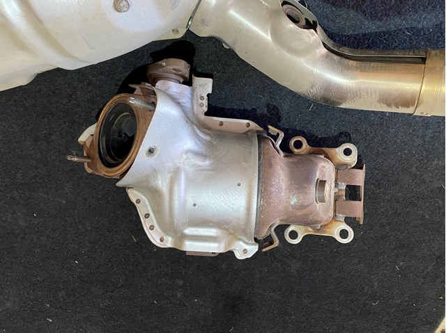 Газопроводи (колектор випускний) Nissan/Infiniti B08A26RK0A ціна, від 195.05 USD