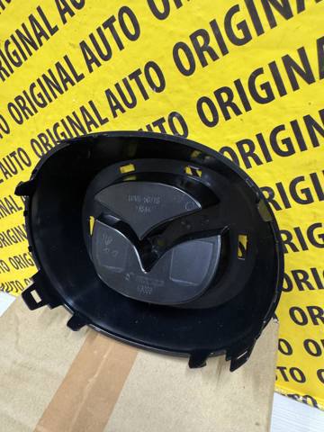 Купити GBFN50716 Mazda Кронштейн емблеми решітки радіатора