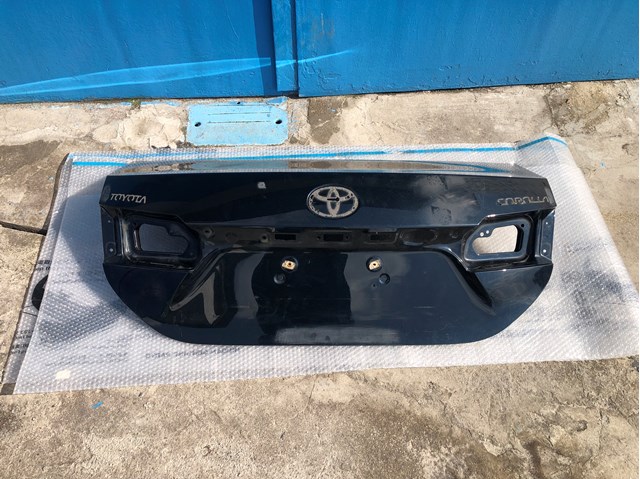 6440102A31 Toyota Кришка багажника