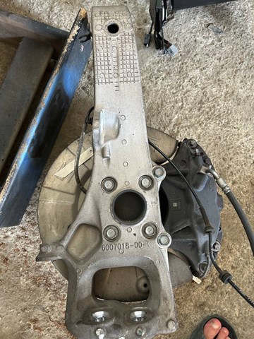 600701800C Tesla 