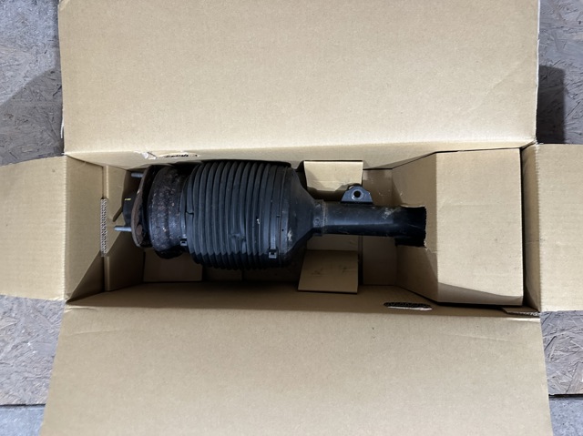 4802048071 Toyota Ліва передня стійка