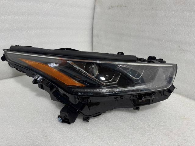 Фара права 811100E521 Toyota
