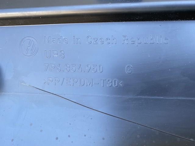 Молдинг задніх правих дверей VAG 7P6854950G9B9