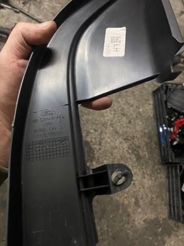 Купити LJ6Z7800014AC Ford Рама скла передніх дверей лівих