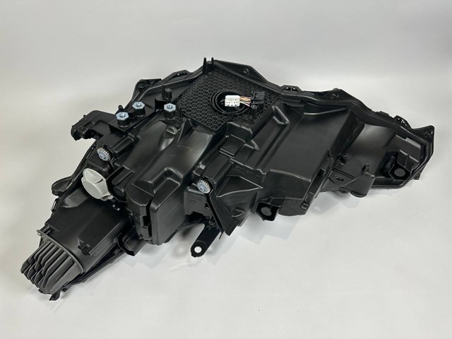 8114578350 Toyota Фара передня права