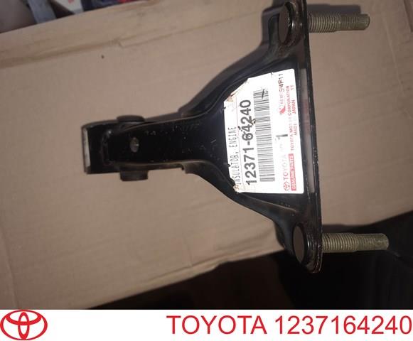 1237164240 Toyota Задня подушка двигуна