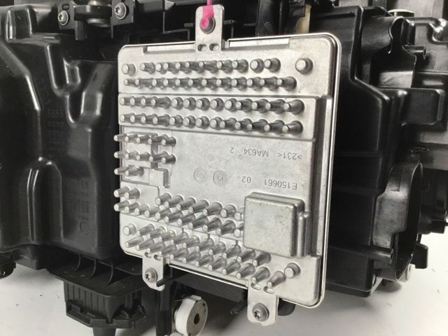 9850536 BMW Фара правая